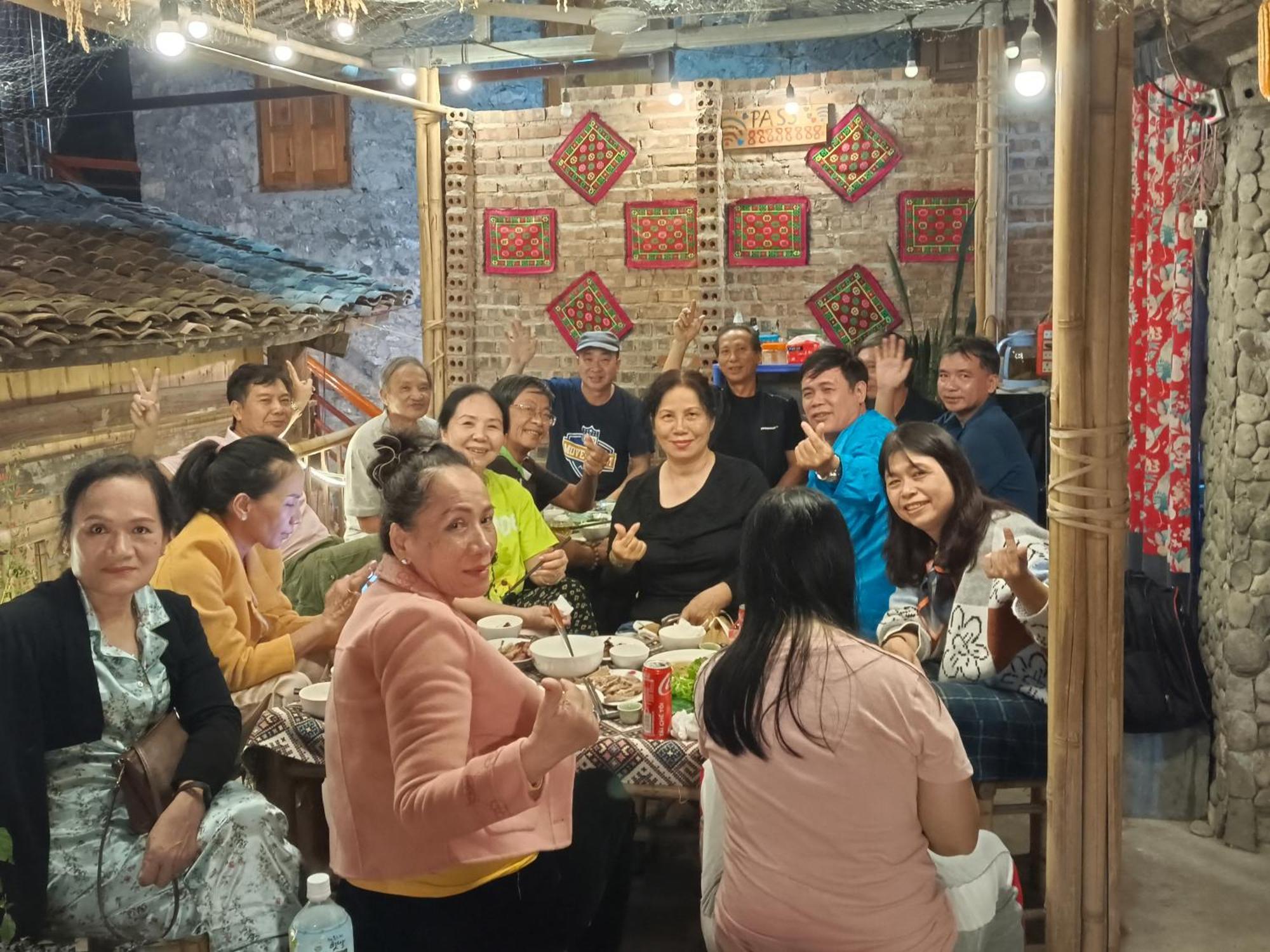 Quang Thuan Ban Gioc Homestay カオバン エクステリア 写真