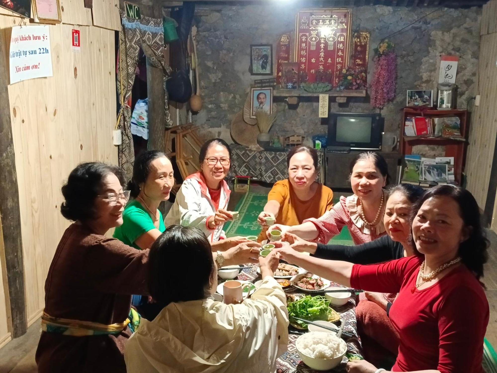 Quang Thuan Ban Gioc Homestay カオバン エクステリア 写真