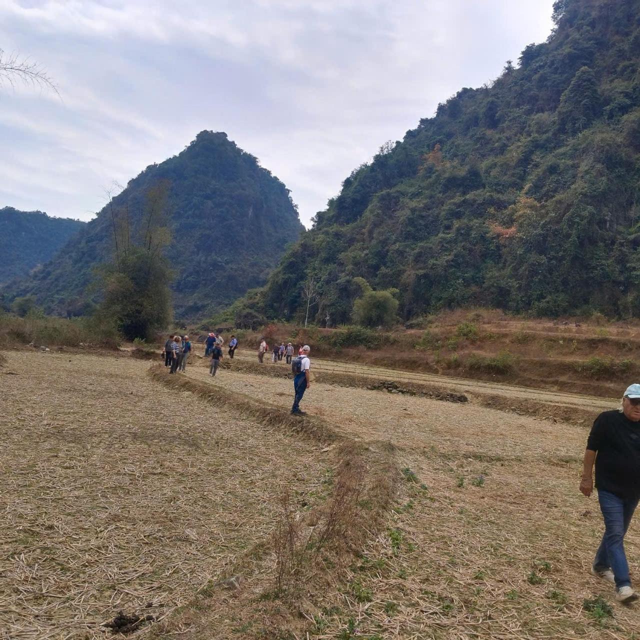 Quang Thuan Ban Gioc Homestay カオバン エクステリア 写真